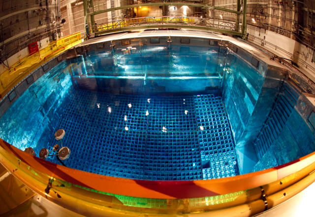 Spent fuel rods nuclear plant pool. Submechanophobia trigger. 