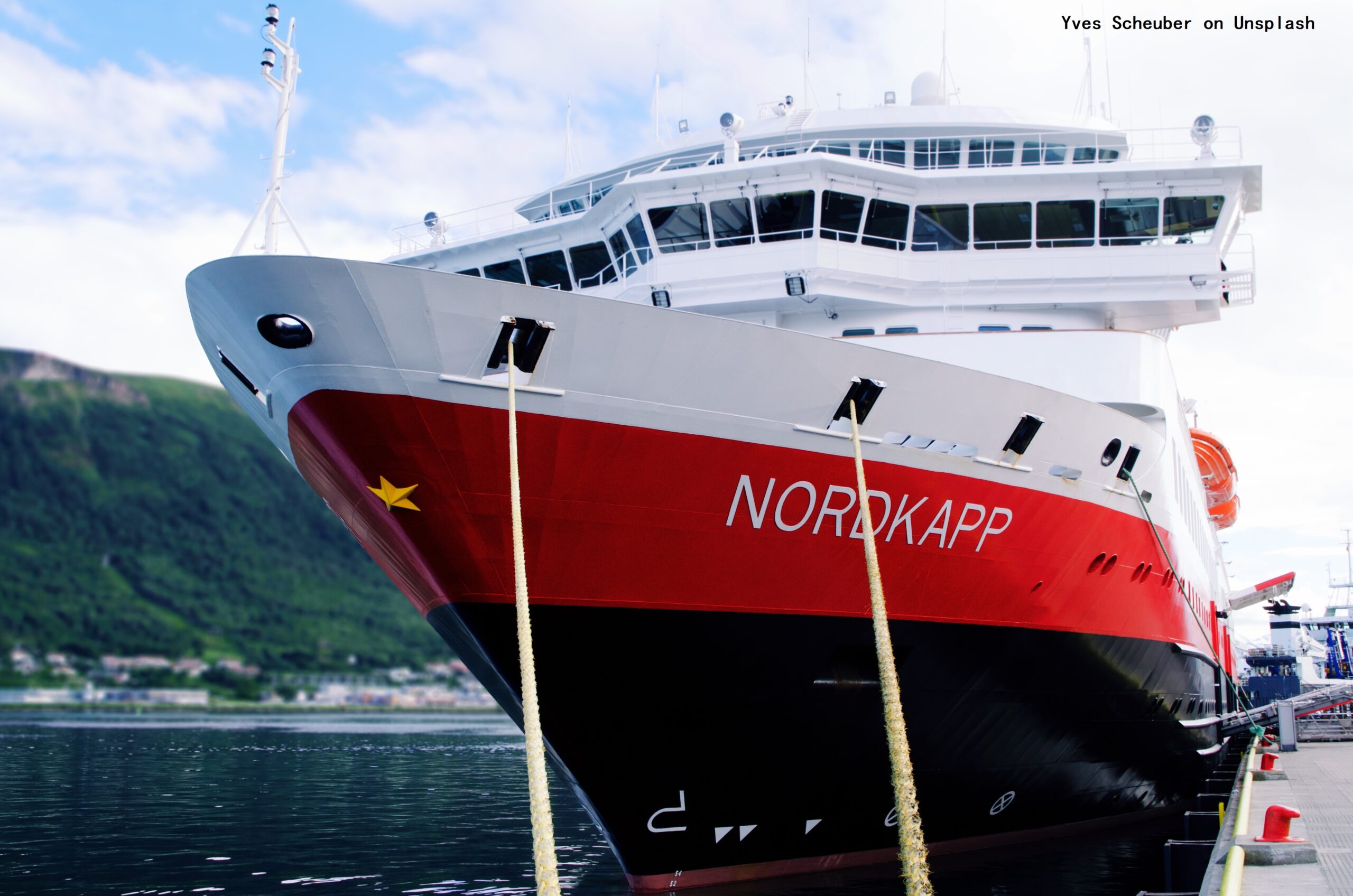 Nordkapp Hurtigruten Ferry