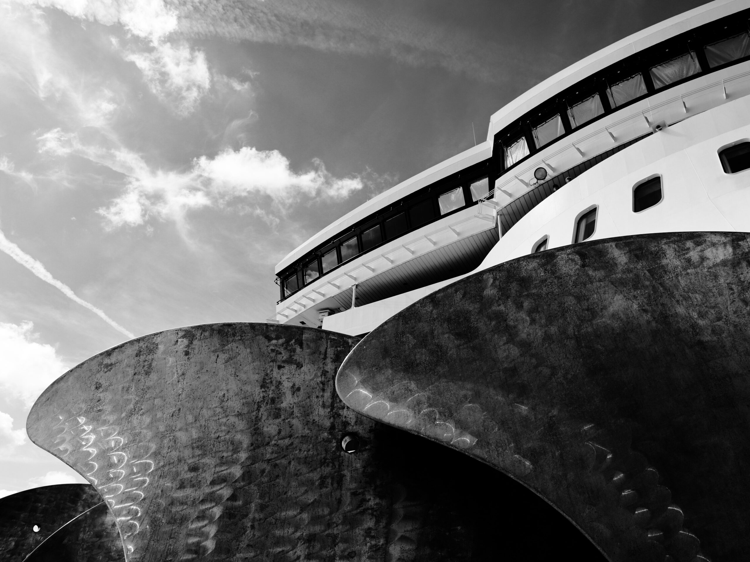 rms queen mary 2 spare propeller blades